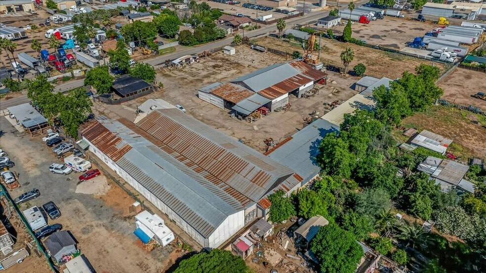 More Photos Of 708 N Pleasant Ave, Fresno Warehouse For Sale