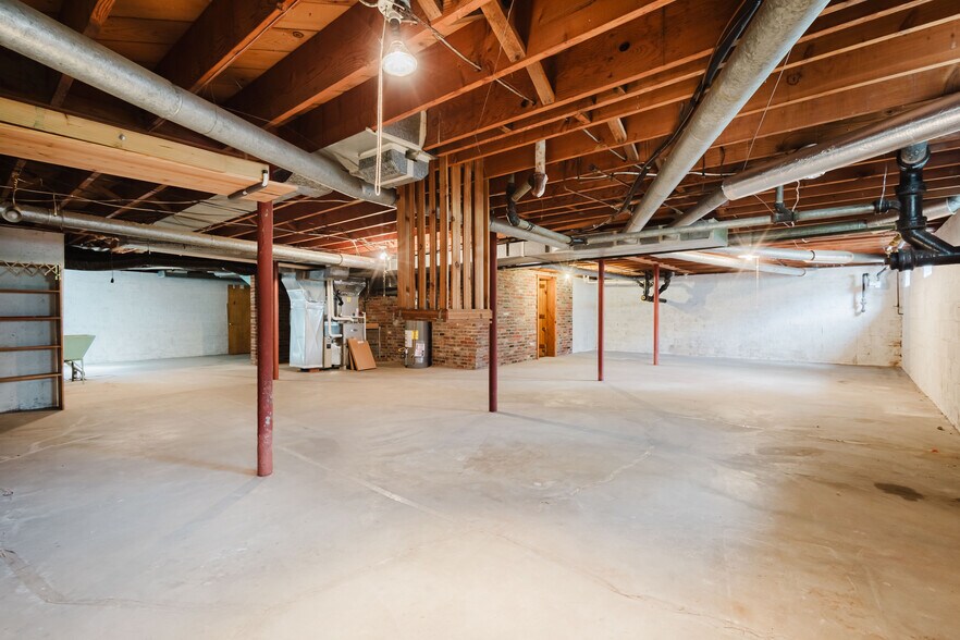 More Photos Of 3025 Breckenwood Dr, Lexington Multifamily For Sale