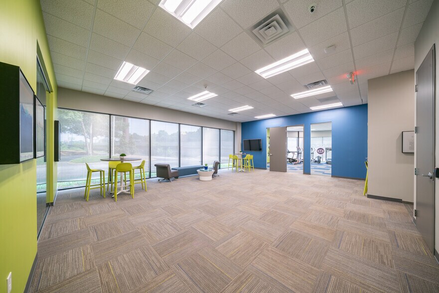 More Photos Of 425 Franklin Gateway SE, Marietta Unknown For Lease