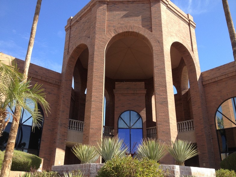 More Photos Of 8010 E McDowell Rd, Scottsdale Office For Lease