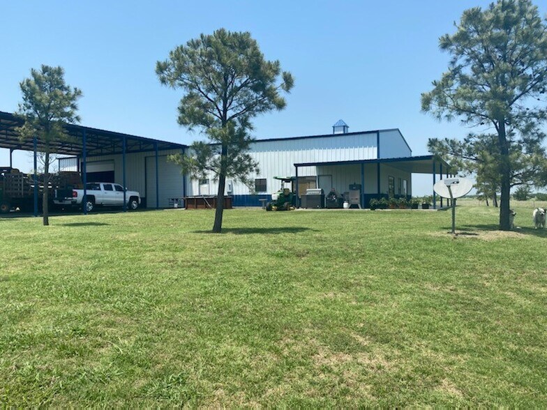 More Photos Of 515 US Highway 77, Ardmore Warehouse For Sale