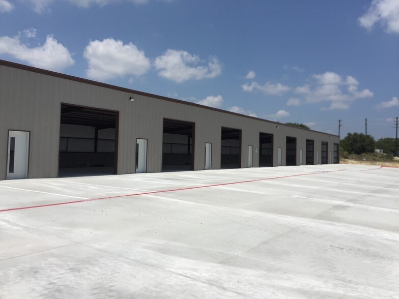 More Photos Of 22108 Hwy 71 W, Spicewood Light Manufacturing For Lease