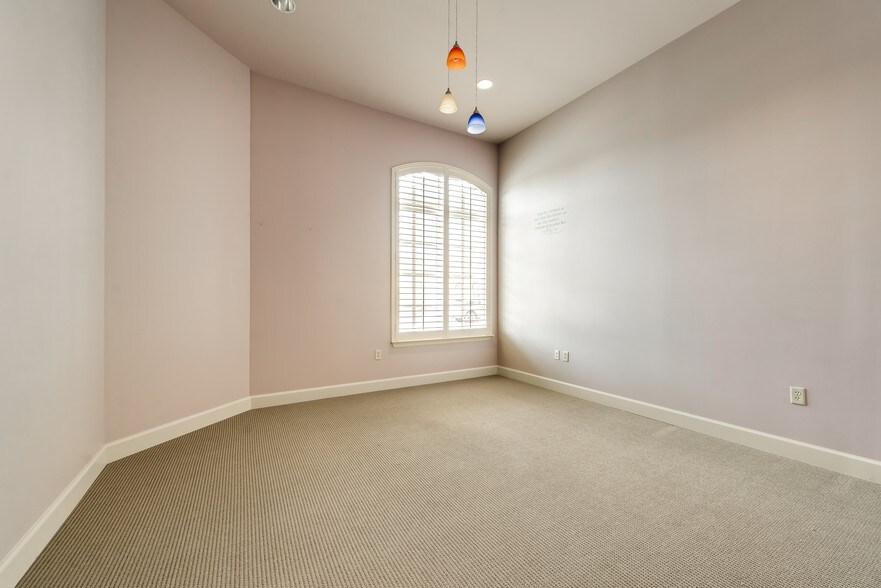 More Photos Of 7700 San Jacinto Pl, Plano Medical For Lease