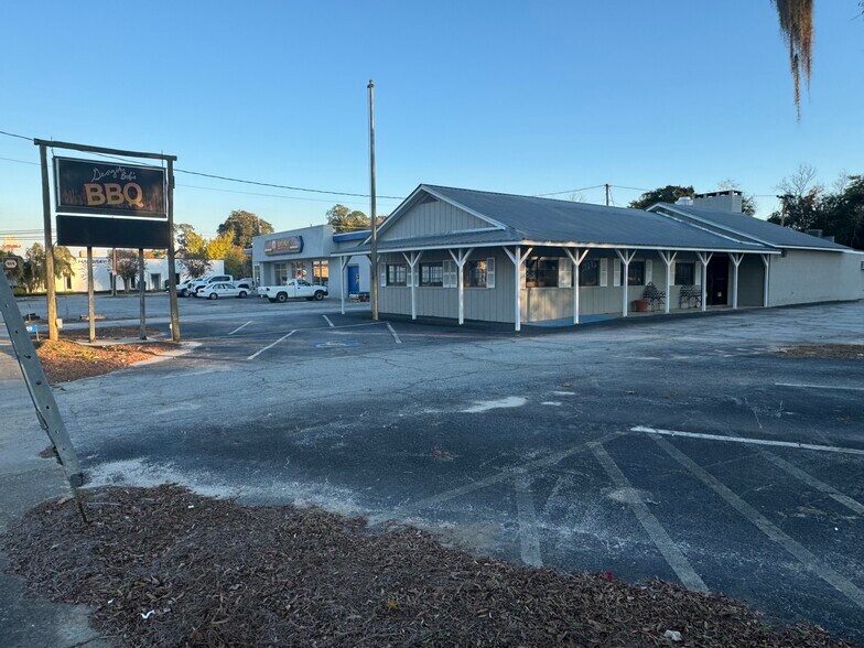 More Photos Of 109 Broad St, Hawkinsville Restaurant For Sale