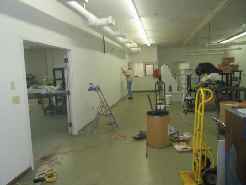More Photos Of 400 Chapel Rd, South Windsor Light Manufacturing For Sale