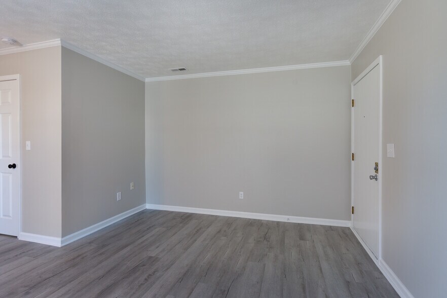 More Photos Of 5870 Century Oaks Dr, Fayetteville Apartments For Sale