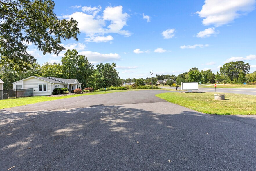 More Photos Of 5755 Courthouse Rd, Spotsylvania Office Residential For Lease