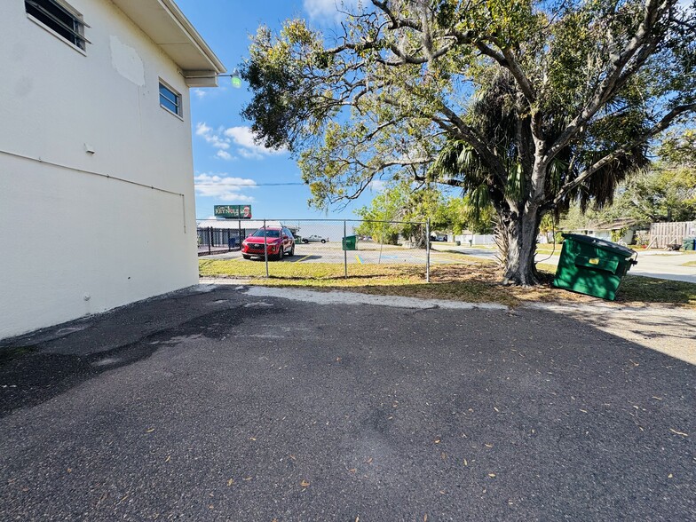 More Photos Of 4509 Bee Ridge Rd, Sarasota Medical For Sale