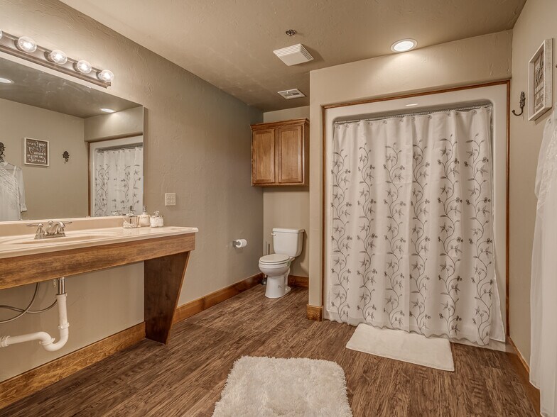 More Photos Of 341070 E 890 Rd, Chandler Lodge Meeting Hall For Sale