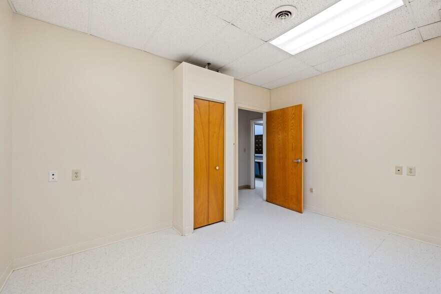 More Photos Of 1637 Mineral Spring Ave, North Providence Medical For Lease