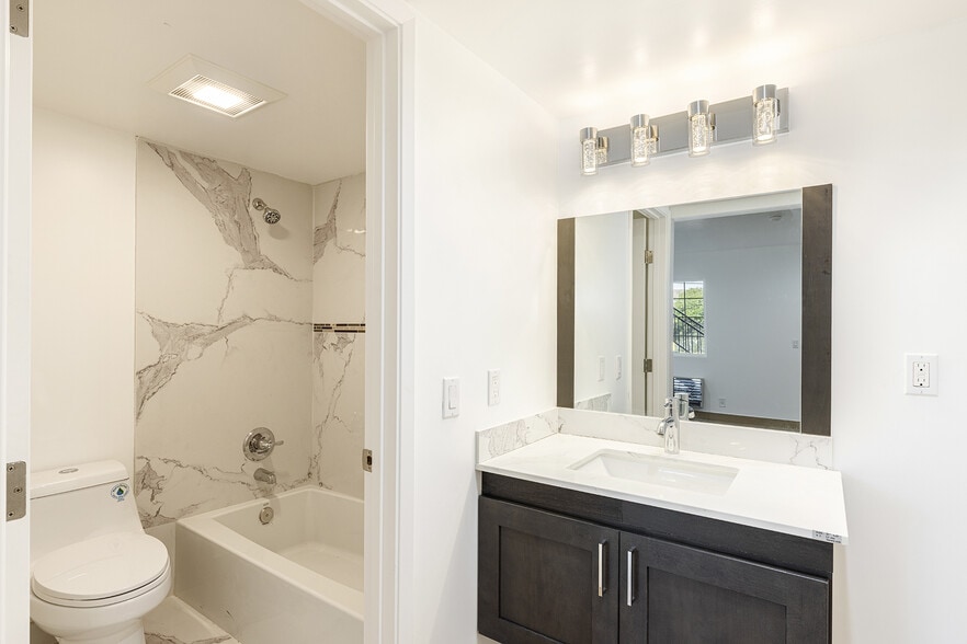 More Photos Of 4 Mariposa St, Vallejo Hotel For Sale