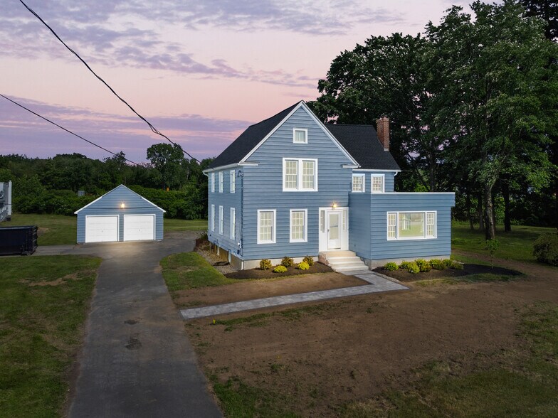 More Photos Of 267 Wolf Rd, Latham Office For Lease