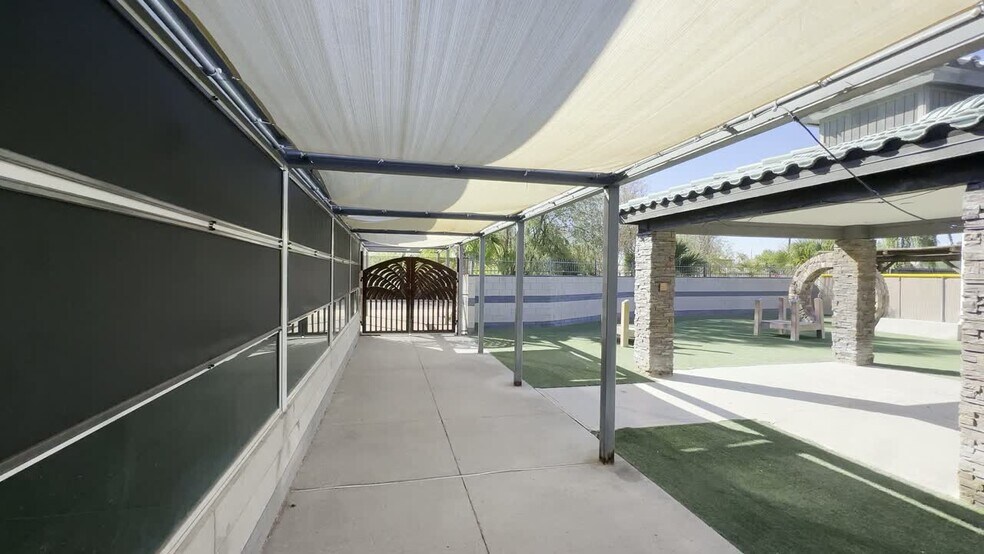 Primary Photo Of 8028 W Thunderbird Rd, Peoria Veterinarian Kennel For Lease