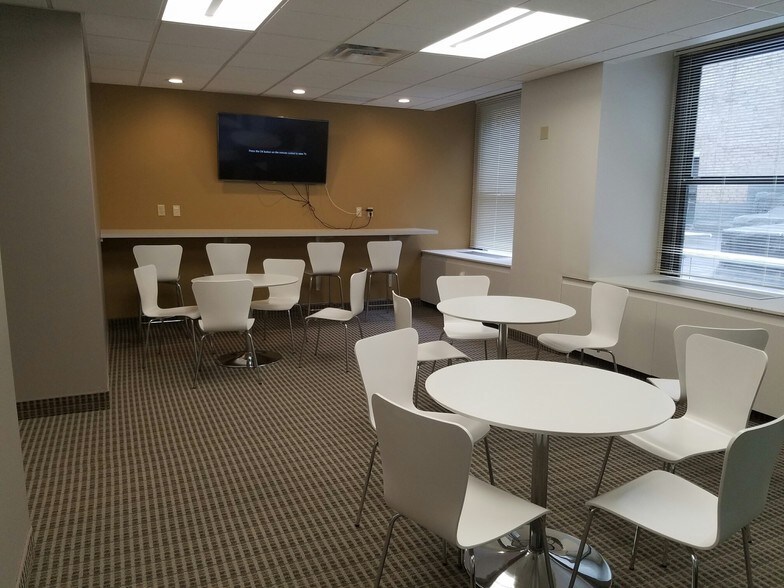 More Photos Of 1621 Euclid Ave, Cleveland Office For Lease