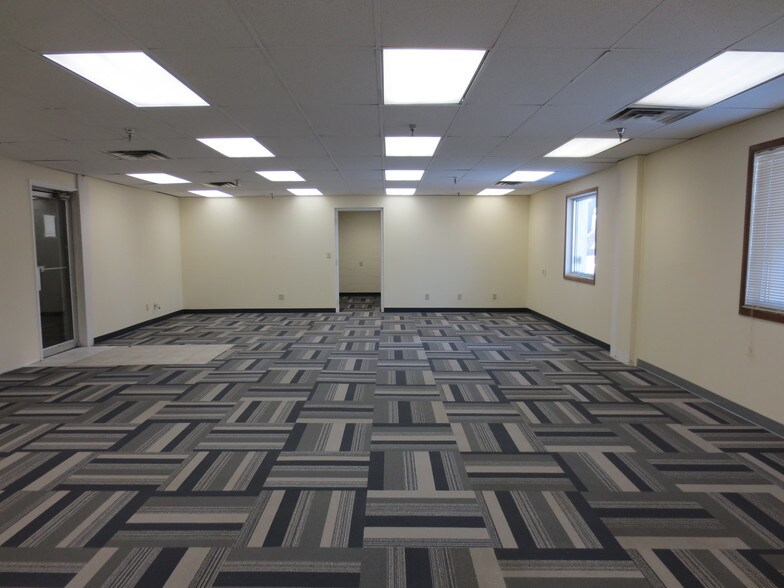 More Photos Of 2233 49th Ave N, Minneapolis Warehouse For Sale