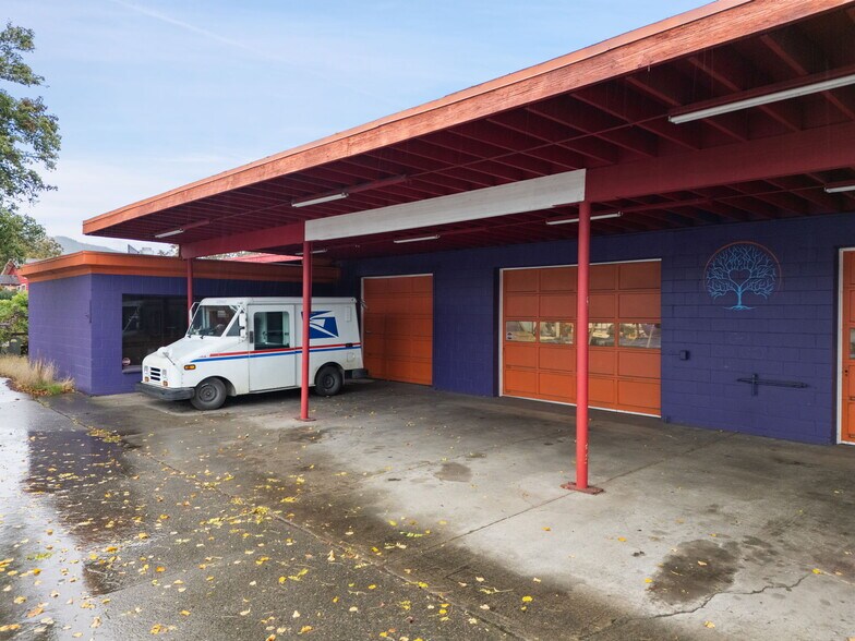 More Photos Of 209 S Sequim Ave, Sequim General Retail For Lease