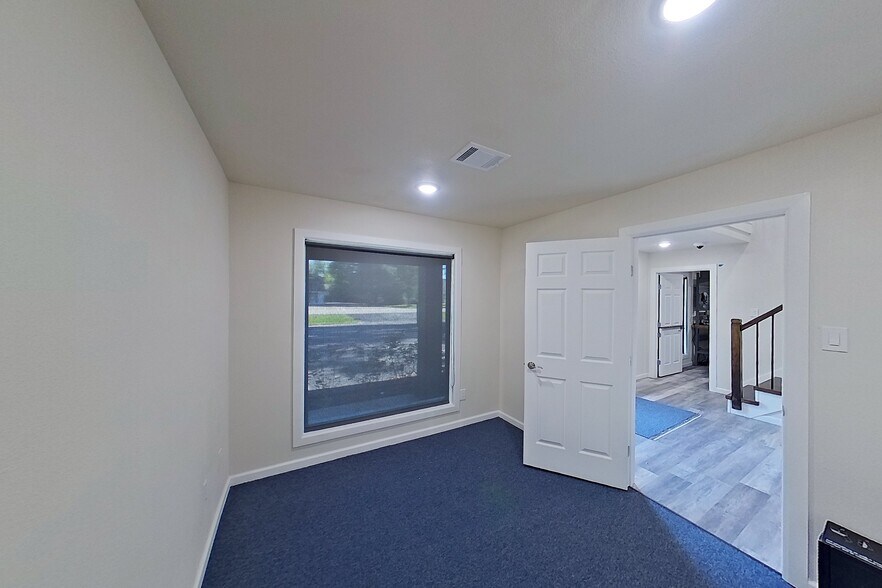 More Photos Of 26519 Oak Ridge Dr, Spring Storefront Retail Office For Sale