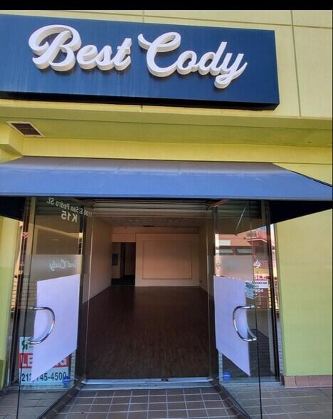 More Photos Of 1100 S San Pedro St, Los Angeles Storefront For Lease