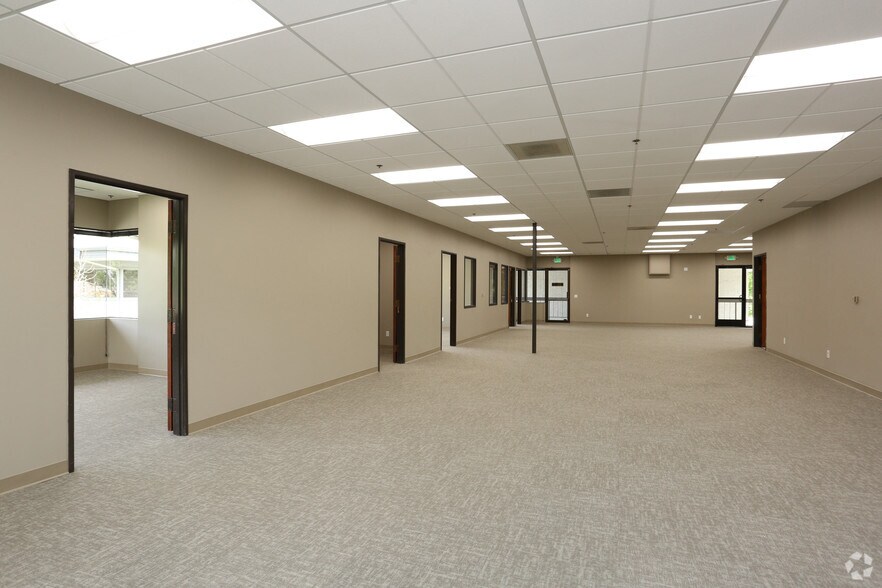 More Photos Of 5500 Ming Ave, Bakersfield Unknown For Lease