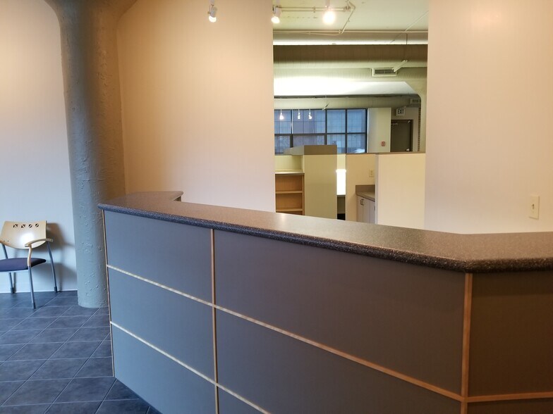 More Photos Of 1230 W Morehead St, Charlotte Loft Creative Space For Lease