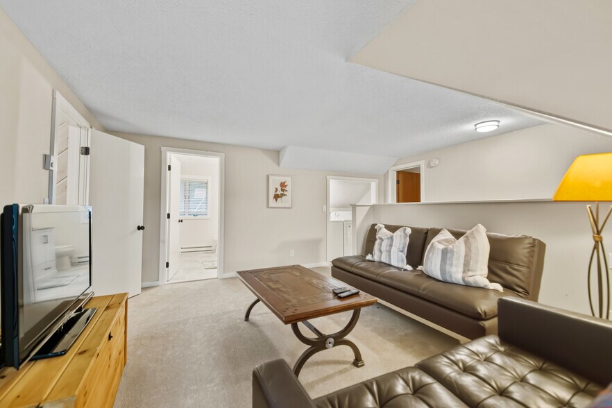 More Photos Of 798 Route 100, Wilmington Flex For Sale