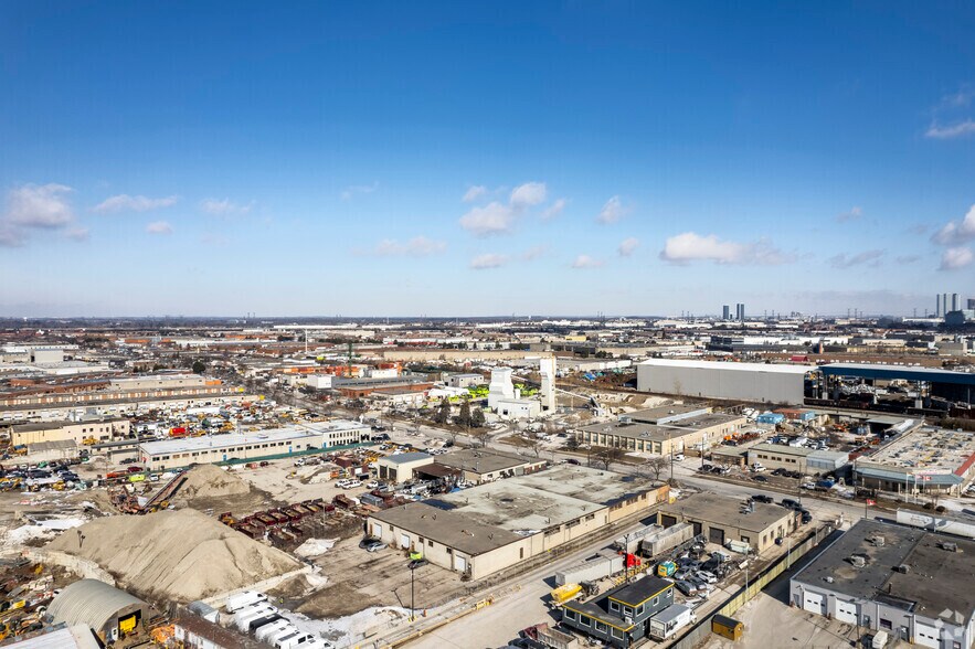 More Photos Of 119-121 Toryork Dr, Toronto Warehouse For Lease