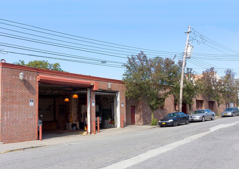 Primary Photo Of 210 W Lincoln Ave, Mount Vernon Warehouse For Sale