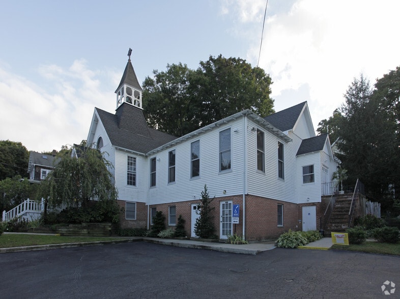 More Photos Of 127 Barnum Ave, Port Jefferson Religious Facility For Lease