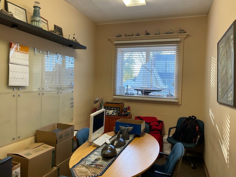 More Photos Of 621 Broadway, Chesterton Medical For Sale