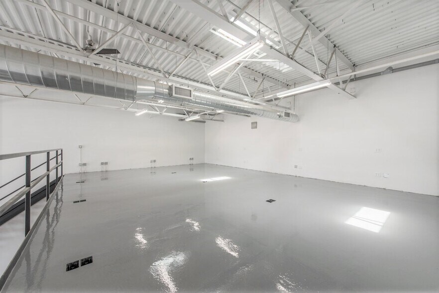 More Photos Of 6 Carlaw Ave, Toronto Showroom For Lease