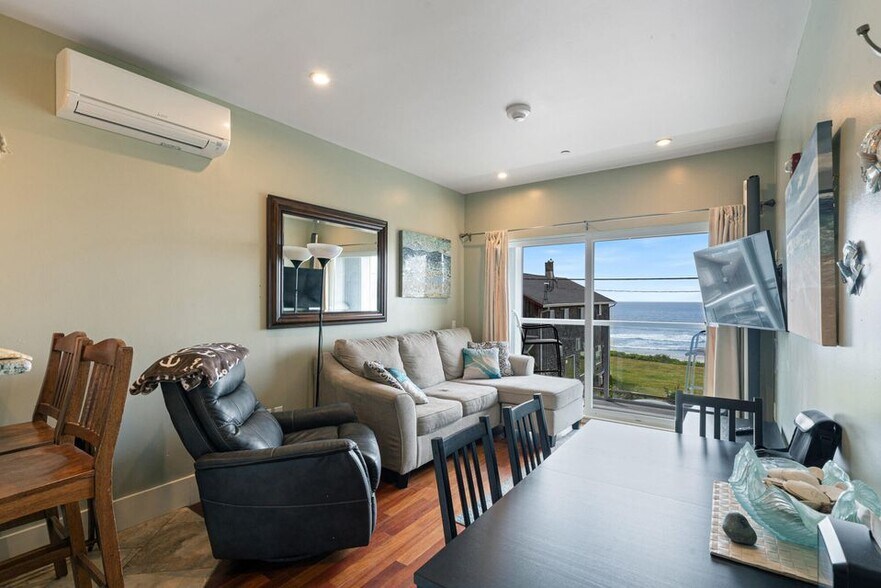 More Photos Of 1505 Pacific Ave NW, Oceanside Hotel For Sale