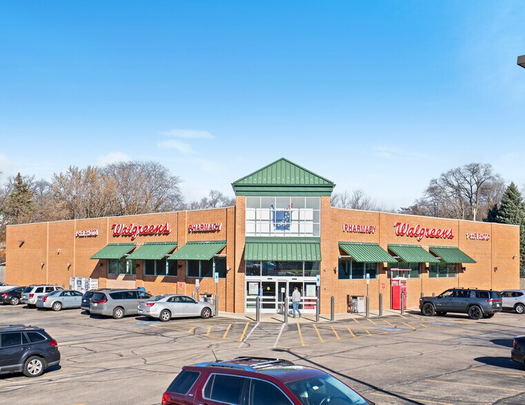 More Photos Of 1020-1048 Maple Ave, Lisle Freestanding For Lease