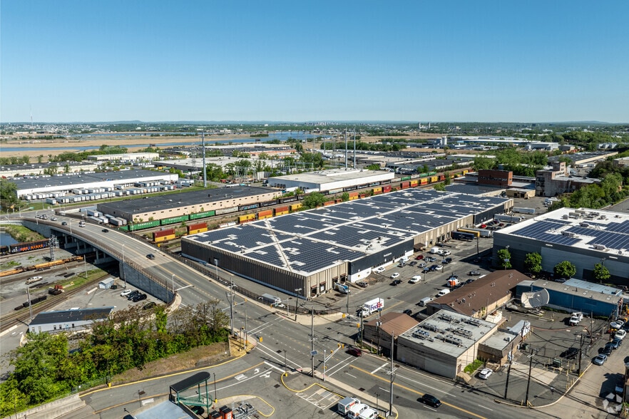 More Photos Of 7001 Anpesil Dr, North Bergen Warehouse For Lease