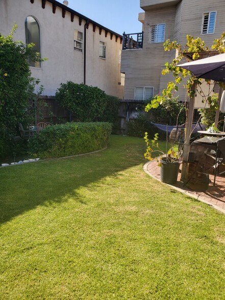 More Photos Of 229 31st St, Manhattan Beach Multifamily For Sale
