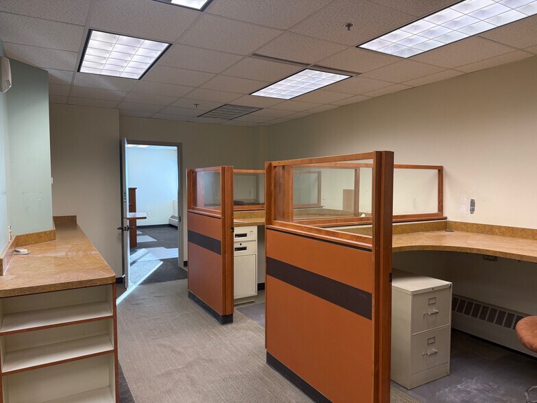 More Photos Of 9170 Jewel Lake Rd, Anchorage Office For Lease