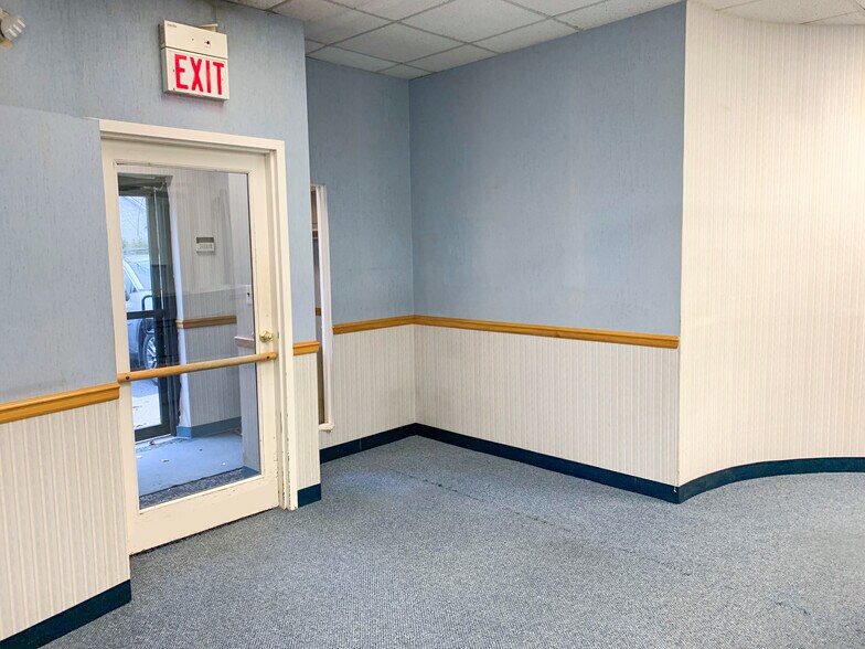 More Photos Of 266 White Plains Rd, Eastchester Office For Sale