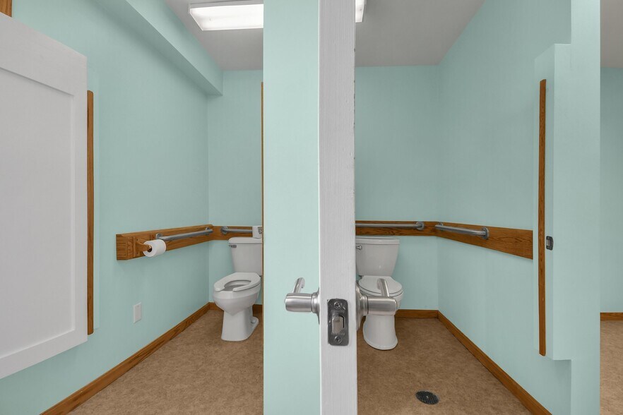 More Photos Of 2598 E Smiley Ave, Shelby Religious Facility For Sale