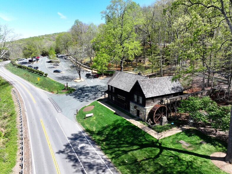 More Photos Of 683 Thomas Jefferson Pky, Charlottesville General Retail For Sale