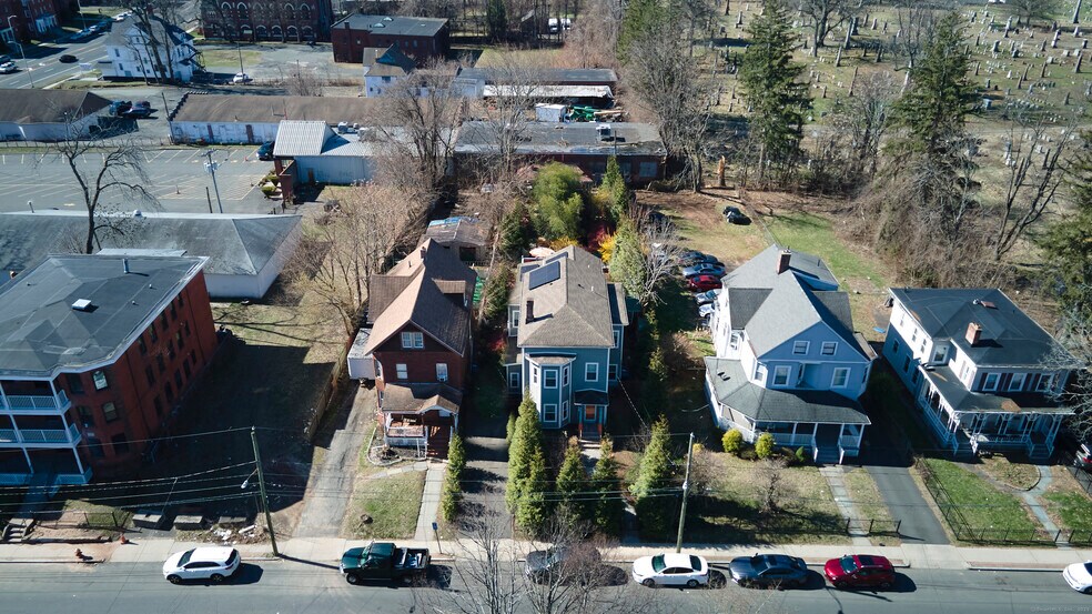Primary Photo Of 39 Capen St, Hartford Multifamily For Sale