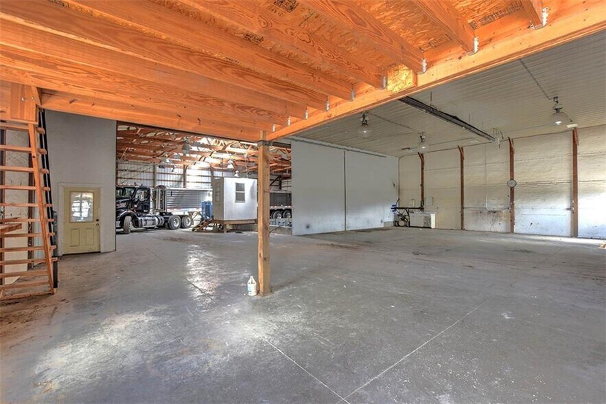More Photos Of 1601 IL-128, Bethany Industrial For Sale