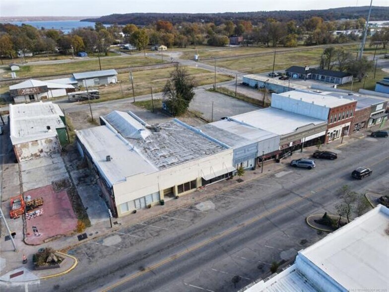 More Photos Of 111-117 S Main St, Eufaula Office For Sale