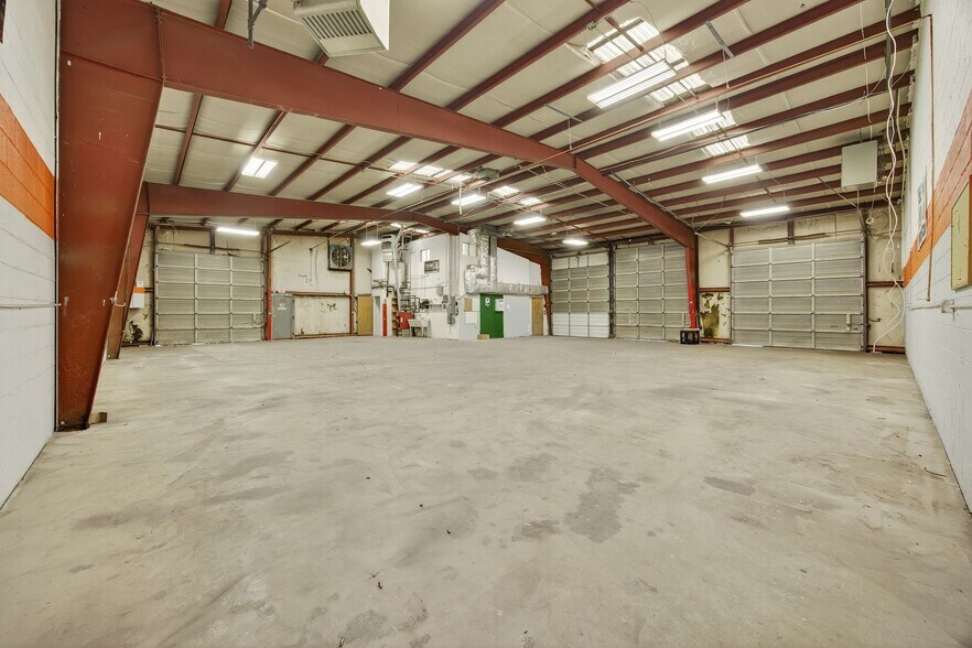 More Photos Of 3050 S Zuni St, Englewood Warehouse For Lease