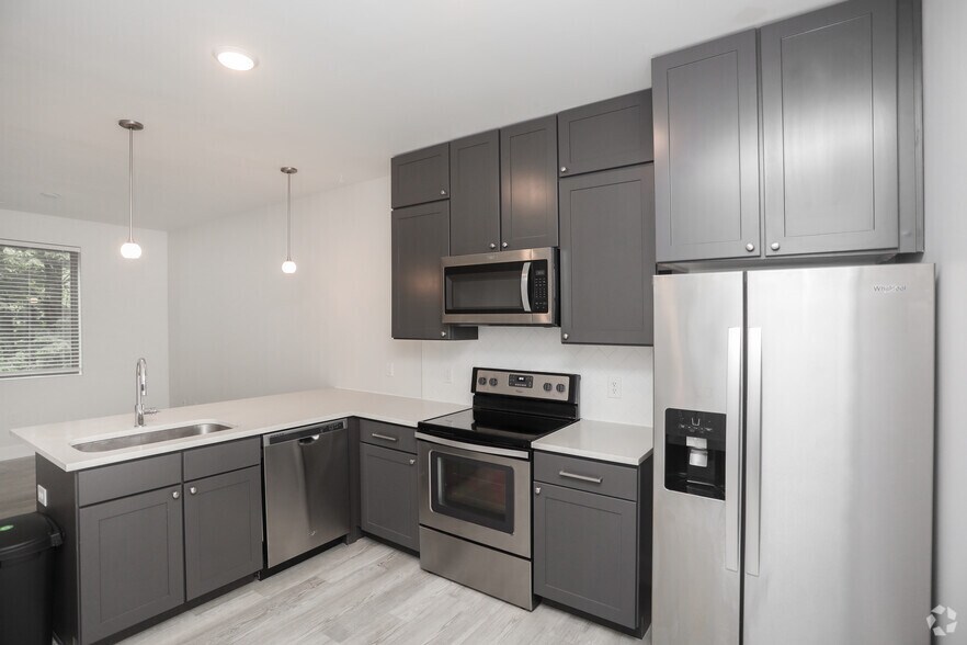 More Photos Of 5858 N College Ave, Indianapolis Apartments For Lease