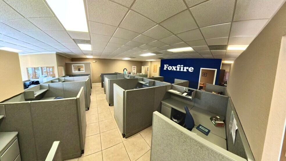 More Photos Of 126 N Us-27/441, Lady Lake Office For Lease