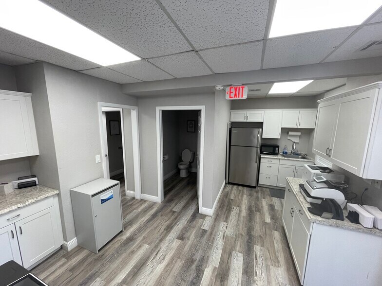 More Photos Of 496 Delaney Ave, Orlando Office For Lease