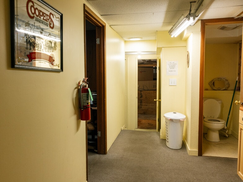 More Photos Of 212-234 SE 12th Ave, Portland Warehouse For Sale
