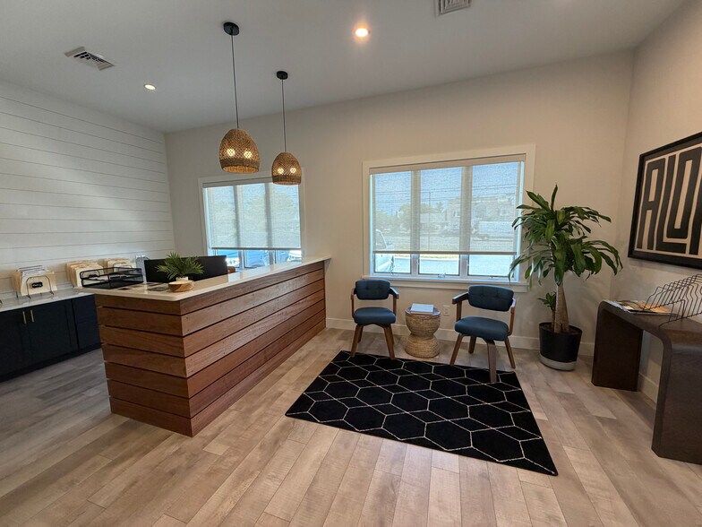 More Photos Of 46 Roosevelt Blvd, Marmora Office For Lease