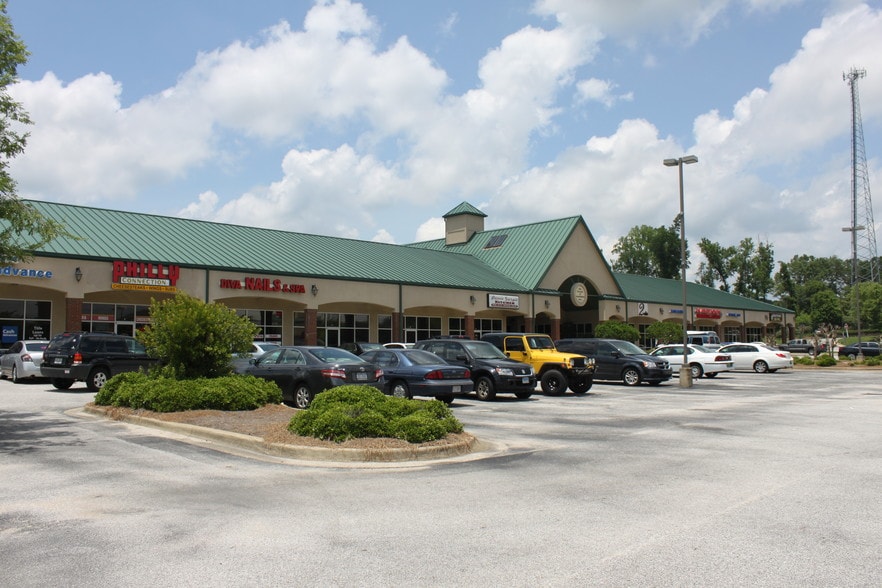 More Photos Of 2328 S College St, Auburn Storefront For Sale