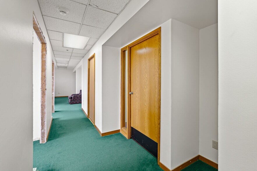 More Photos Of 402 E Yakima Ave, Yakima Office For Lease