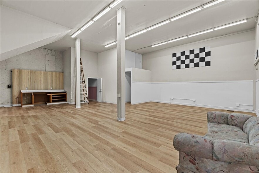 More Photos Of 2038 Pacific Ave, Forest Grove Storefront Retail Office For Sale